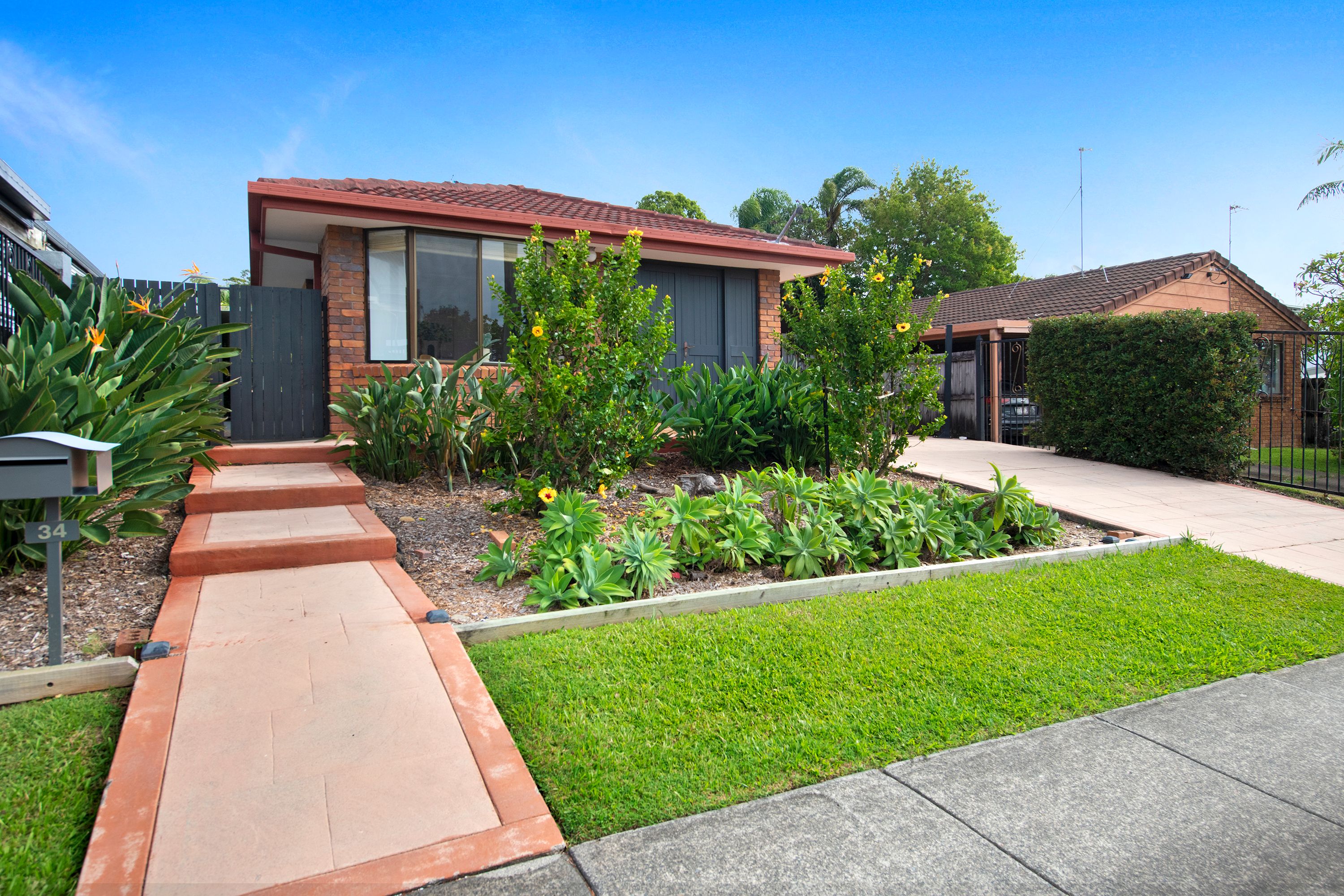 Rare Find Dual-Living Dream. Act Now! This Property Will Sell Quickly.